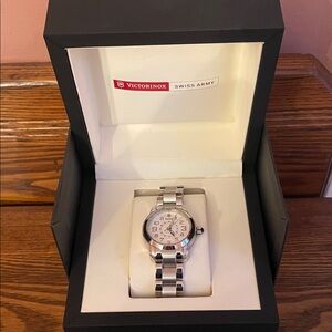 Swiss army Victoronox women’s vintage watch model 24240. Brand new in box.